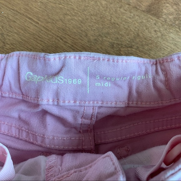 3/$10 GAP Girls pink jean shorts 5y - Picture 2 of 5